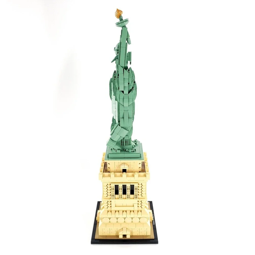 LEGO ARCHITECTURE: Statue of Liberty (21042) Complete w/ Instruction Manual